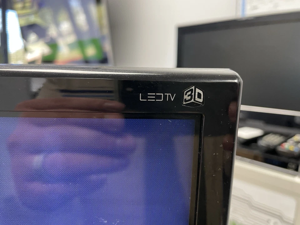 Samsung 40" 6030 Full HD 3D LED TV UN40FH6030F LED LCD Television **3D** - Image 4 of 4