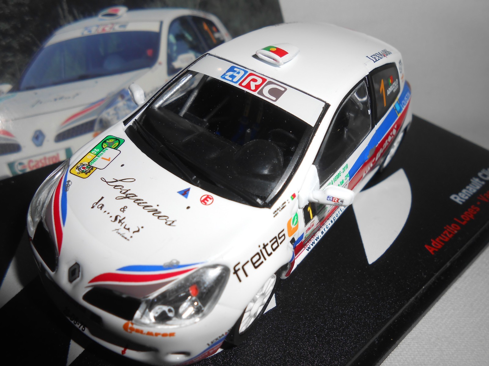 Cadeau collectionneur Renault Clio R3 N°1 Rallye Villa Verde 2010 miniature 1/43ème