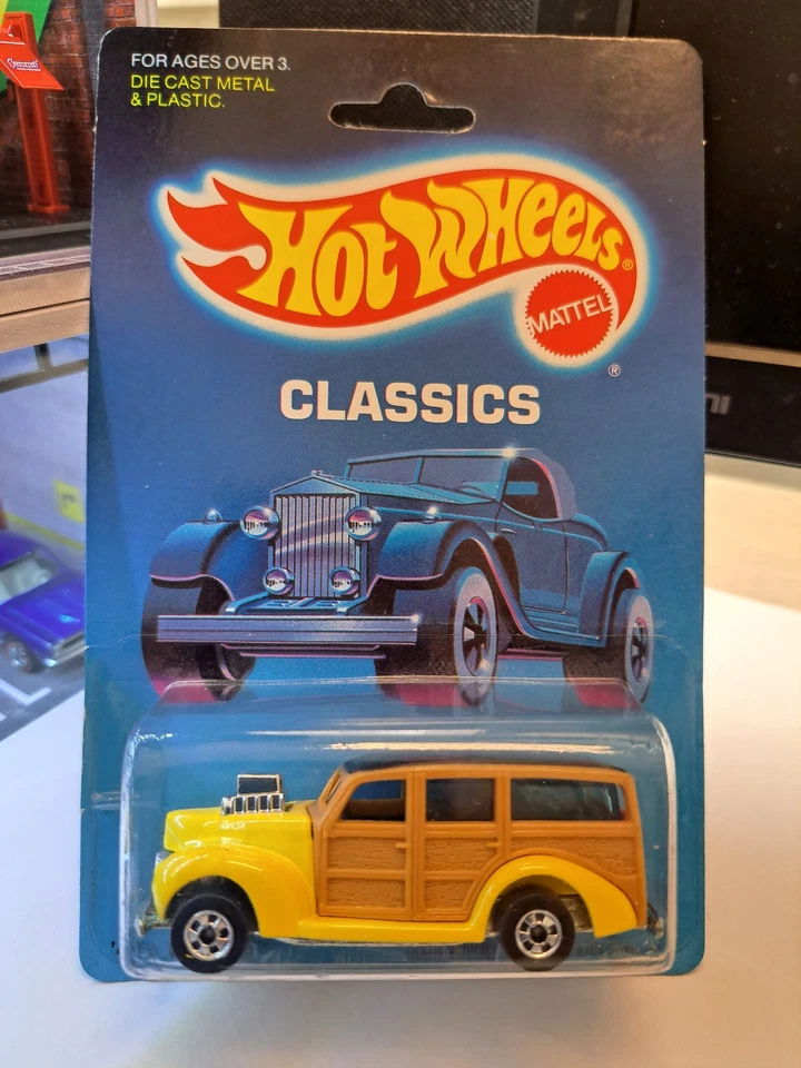 HOT WHEELS 40'S WOODIE CLASSICS CARD W DP PROTECTOR YELLOW BWs NICE CARD - Image 2 of 4