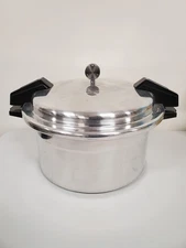 Mirro Matic M-5012 Pressure Cooker Canner 12 qt Quart With Seal And Regulator