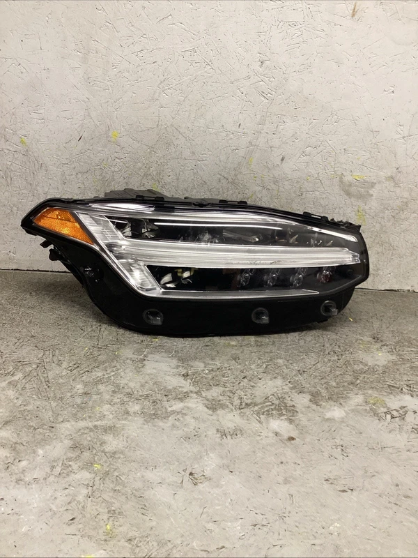 2018-2020 VOLVO XC90 RIGHT RH PASSENGER SIDE HEADLIGHT OEM W/O MODULES