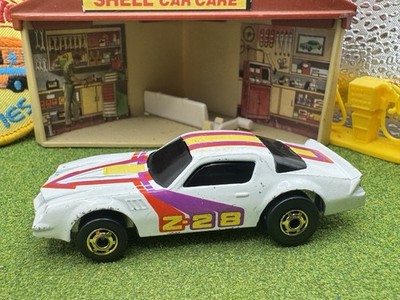 1982 Hot Wheels Camaro Z28 'CAMRO' Error On Base White w/ Purple