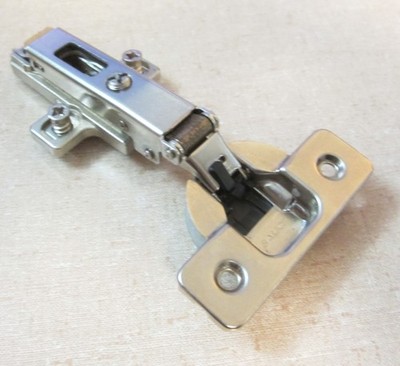 Salice 105° Silentia +/- Switch Soft Close Hinge w/ H03 Clip Mount Plate (1X6)