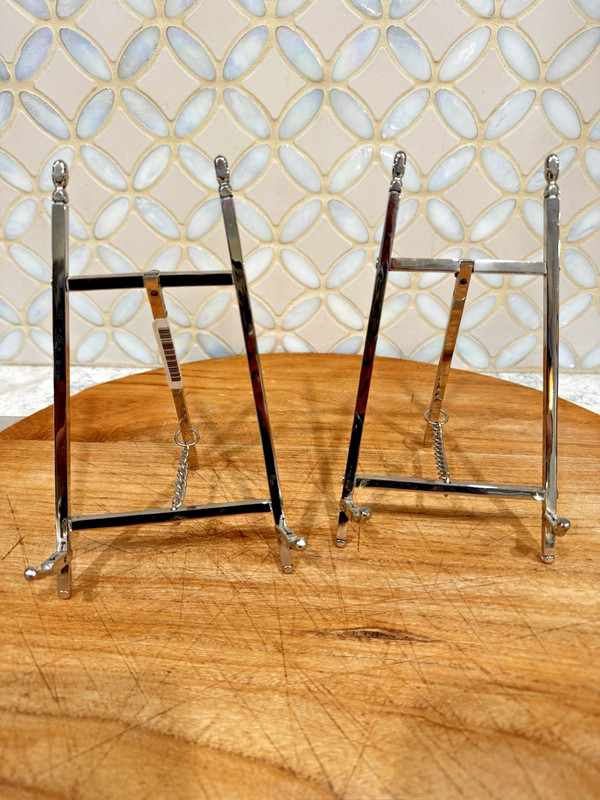Karen Adams Designs Calendar Easel Set of 2 Silver - 1 NWT - mini display