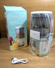 Wireless Juicer USB Rechargeable Portable Fruit Squeezer Orange Citrus Juicer