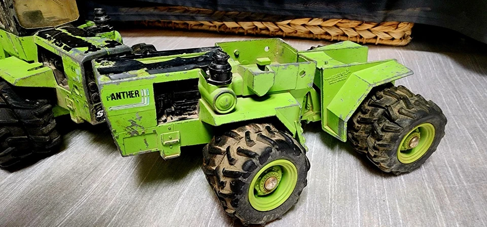 2 tractores Stieger Panther de juguete para piezas Foto 3 de 4