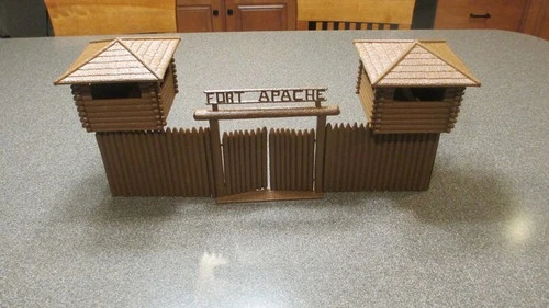 VINTAGE MARX PARTIAL RIN TIN TIN FORT APACHE PLAYSET FORT