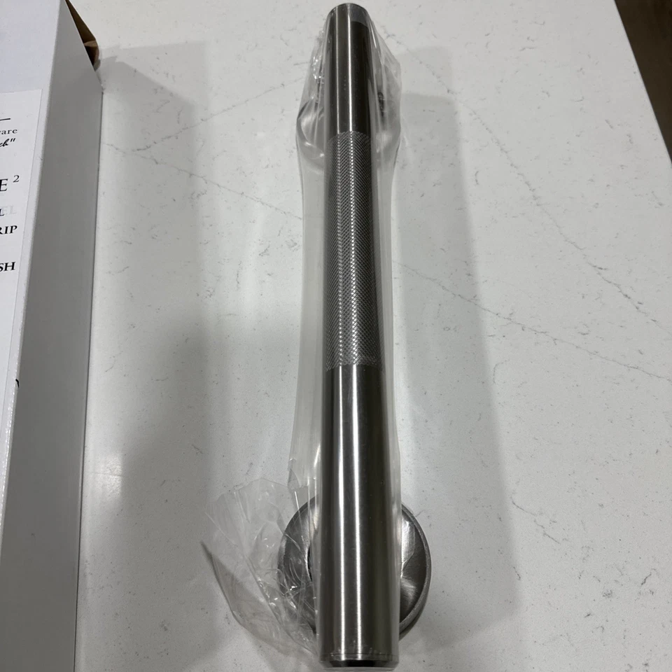 Barra de agarre Gatco 12" acero inoxidable satinado con acabado de níquel Foto 4 de 4