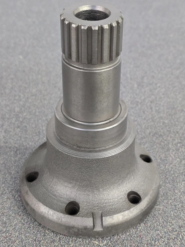 BONITO USADO ORIGINAL GENUINO PORSCHE 911 912 901 TRANSMISIÓN SALIDA EJE BRIDA Foto 2 de 4