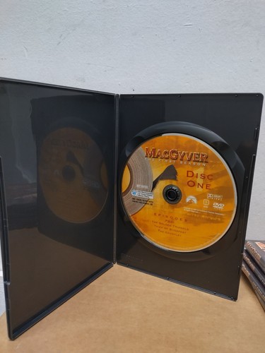 MacGyver The Complete First Season - 6 DVD Set TV-Show - Bild 2 von 11