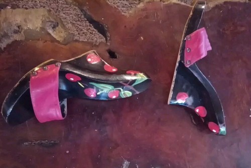 BARCELO WOMEN'S 7 Leather Red Black Wooden Shoes WEDGES Heel HAND PAINTED CHERRY - Picture 3 of 8