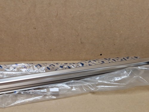 Ford Transit Centre Sliding Door Track 2012-2023 1907877 Genuine New OEM - Picture 11 of 13