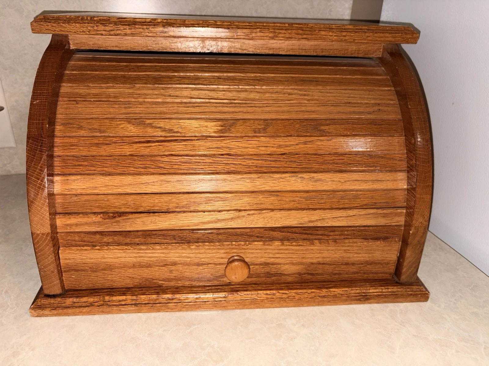 Vintage Wooden Roll Top Bread Box Oak Slat Front Kitchen Counter Storage Used
Opens in a new window