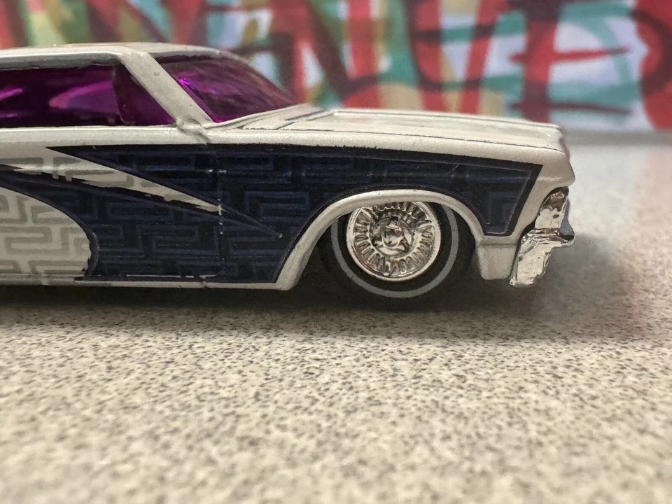 1996 Hot Wheels '65 Chevy Impala Lowrider белый отдельная замена колес на заказ - Изображение 2 из 4