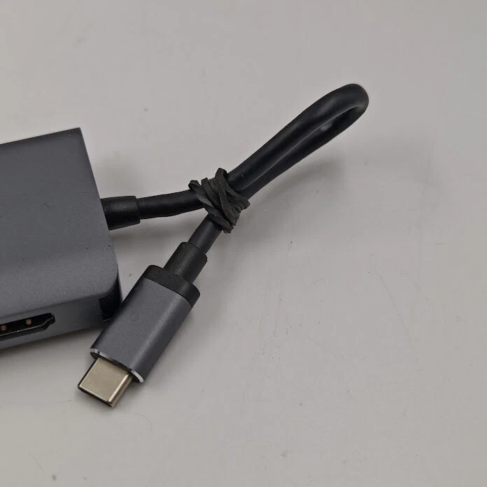 StarTech USB-C Multiport Adapter - Funzionante, Segni Di Usare, Include Cavo - Immagine 3 di 4