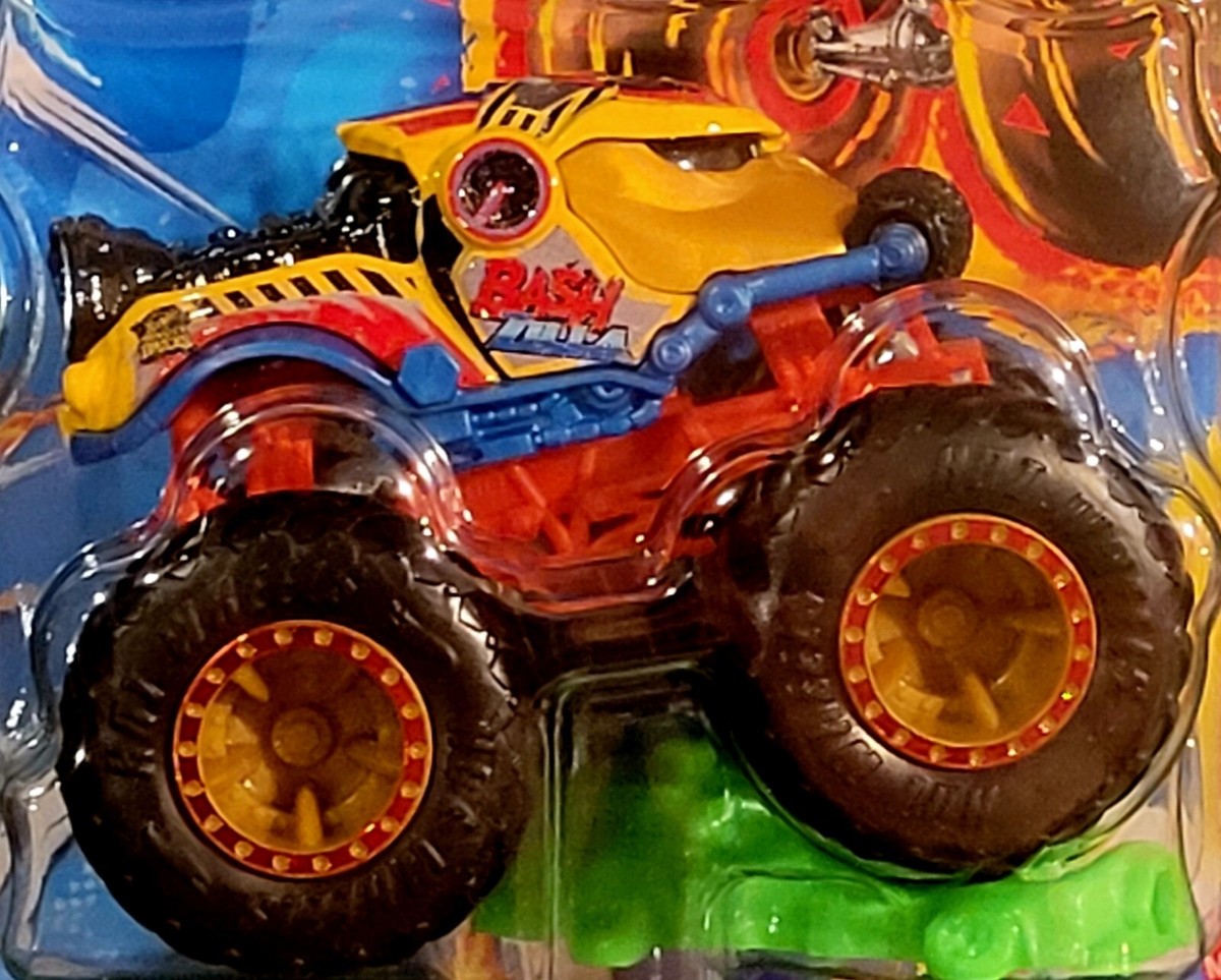 【未開封】Hot Wheels MONSTER TRUCKS まとめ売り 2025 Hot Wheels Monster Trucks Lot Of 8 Trucks 1:64 Bone