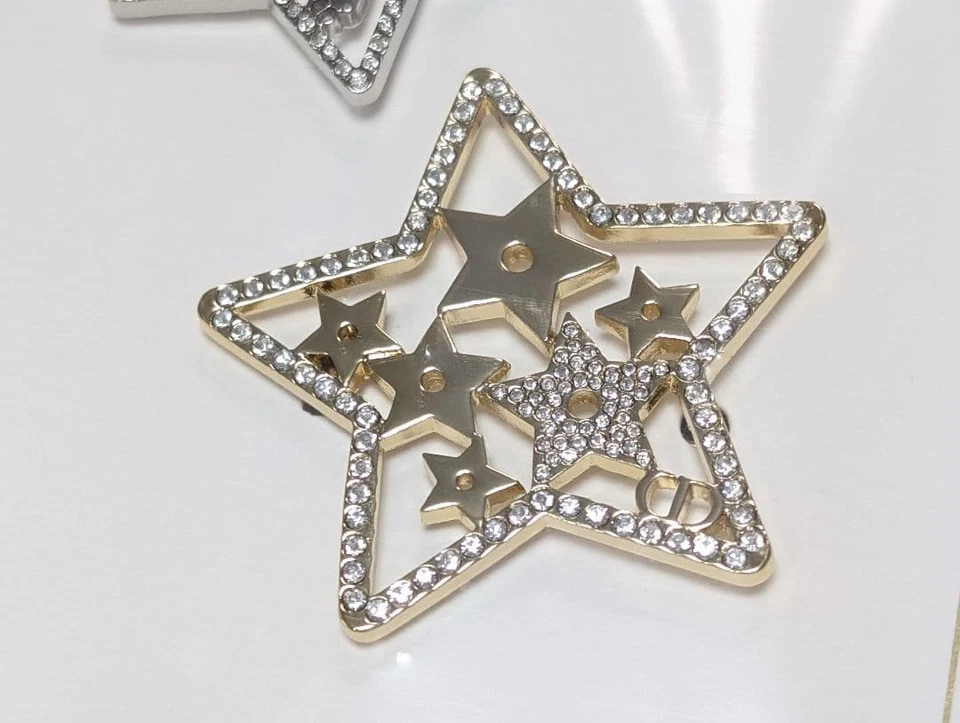 Pinzas para el cabello de vacaciones DiorNovelty 2025 2 piezas logotipo plata oro regalo de Navidad Foto 4 de 4