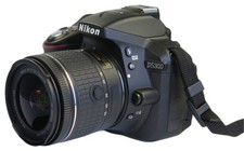 Produktbild - Nikon D5300 DSLR Kamera Kit mit Nikkor AF-P 18-55 VR Objektiv
