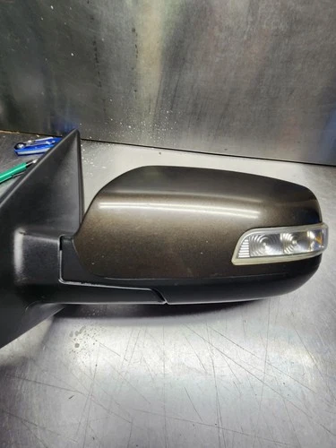 11-15 Kia Sorento Front Left Power Door Mirror Assy w/ Turn Signal 876101U050