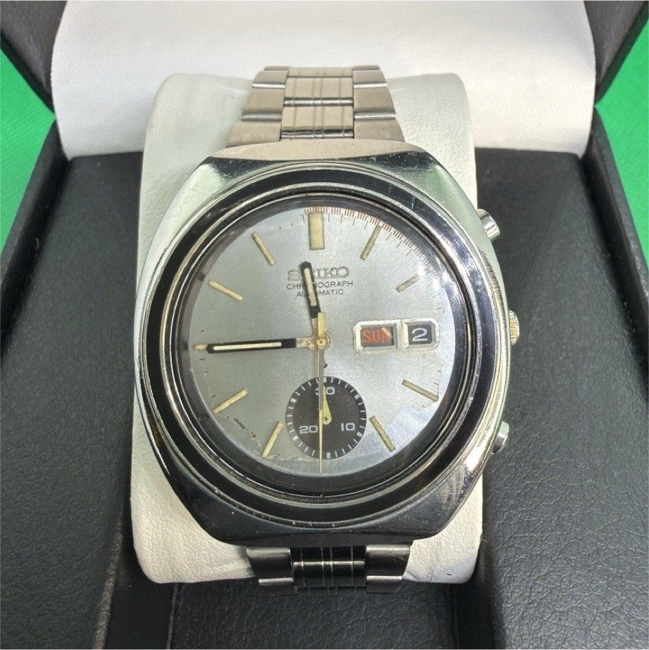 6138 CHRONOGRAPH VINTAGE working SEIKO FIVE COLORS AUTOMATIC DIAL, - vintagewatches.pk