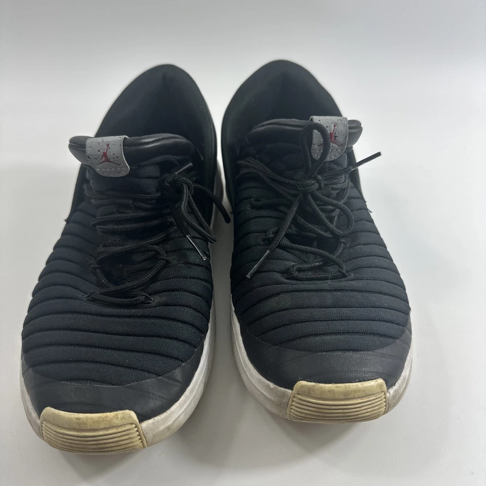 Tênis Nike masculino 10.5 preto vermelho criado Jordan Flight Luxe raro basquete atlético - Imagem 3 de 4