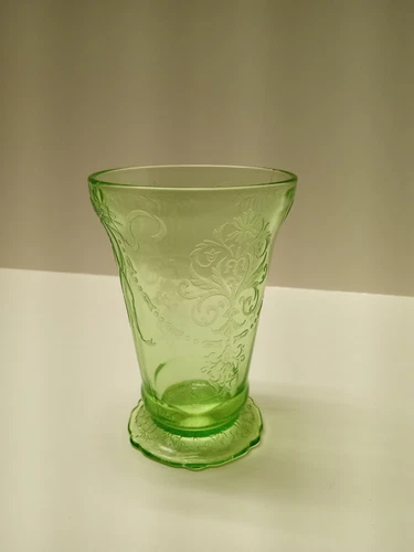 Green Bowknot Depression Glass 4 3/4 inch 10 oz FTD Tumbler