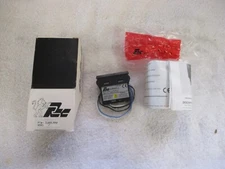 NIB Red Lion Controls LCD Digital Counter    CUB3LR00