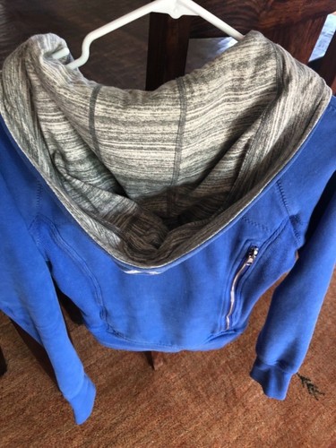 Lululemon Limited Edition Cobalt Blue sweatshirt - 第 6/6 張圖片