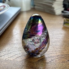 Studio Art Glass. Iridescent Paperweight Egg - Signed GES 94 Excellent!