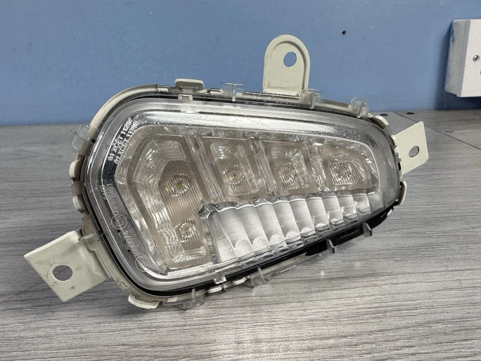 VOLVO V40 2014 DAYTIME RUNNING LIGHT LED 31323116 (UK Drivers SIDE) 2012-2016/RH - image 4 of 4