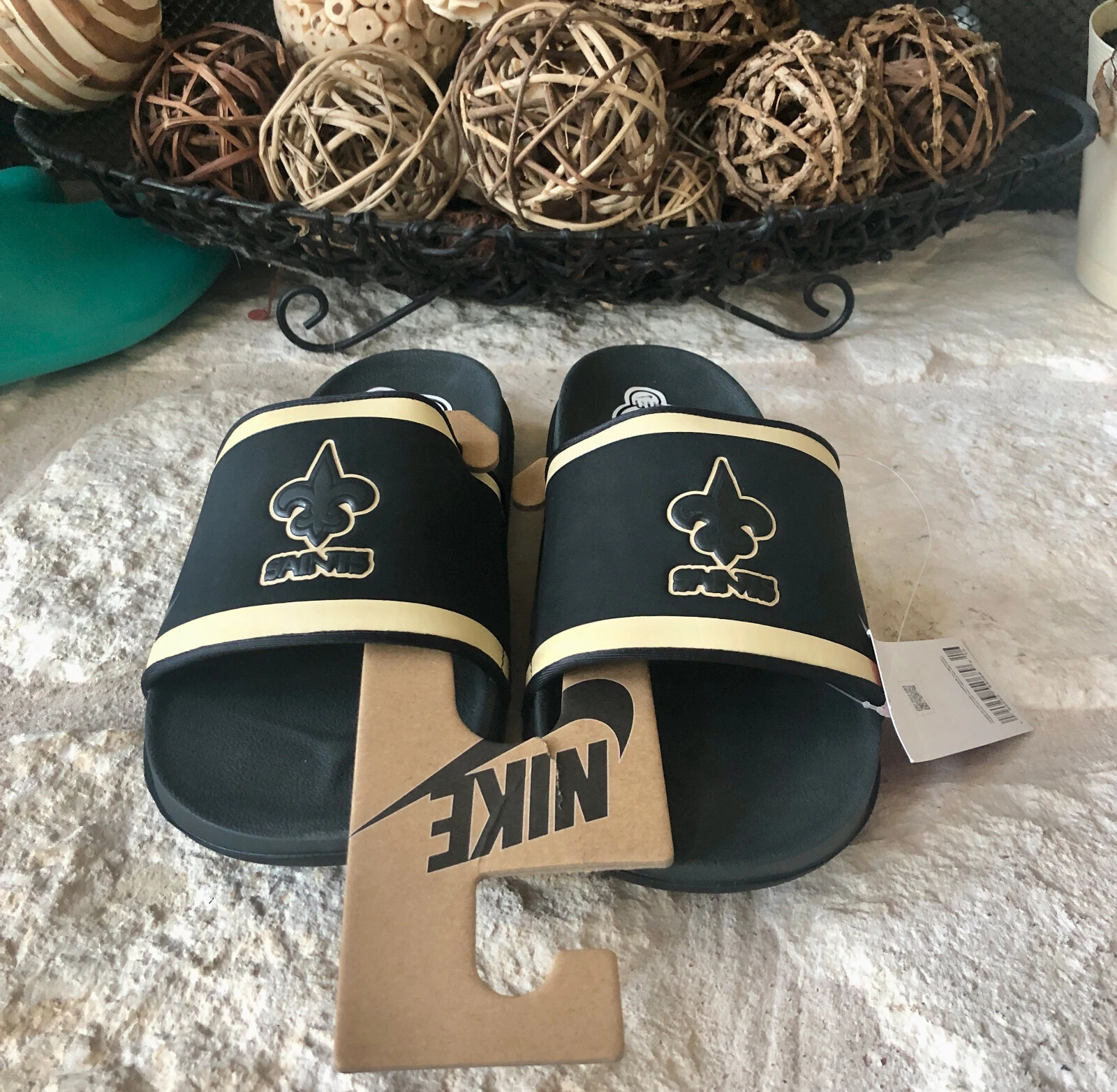 Sandali Nike Offcourt Slide New Orleans Saints nero oro DD0544 001 taglia uomo 10