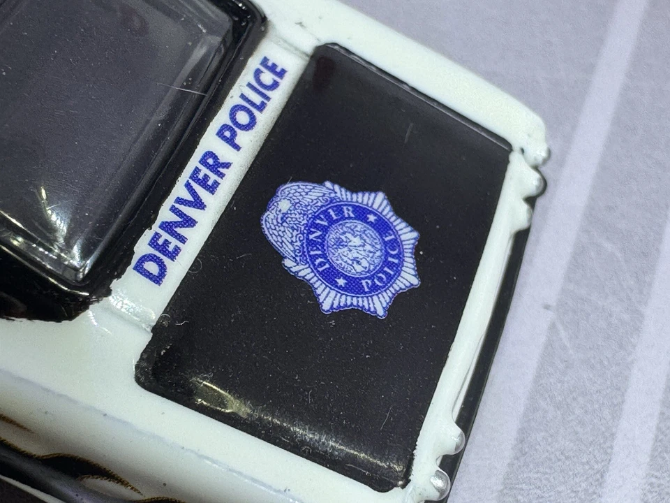 Hot Wheels KB Toys Cop Rods 1965 Impala Lowrider Denver Police Wheel Swap 2000 Foto 3 de 4