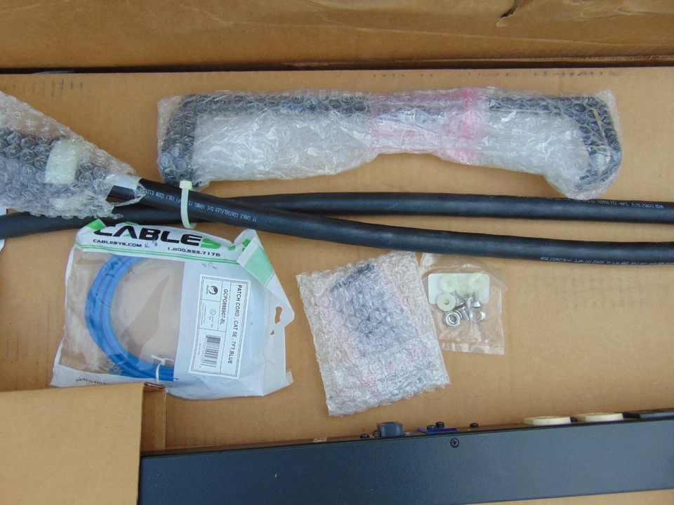 Eaton 24 Plug Rack Power Distribution Surge Protector Strip Monitored Network eP - Image 4 of 4