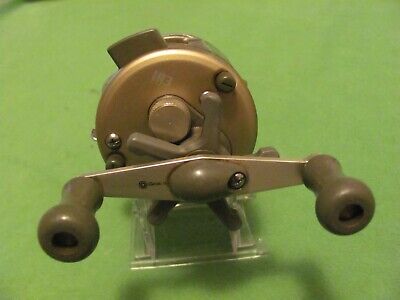 Vintage Quantum Iron IR3 Baitcasting Reel Spooled with Line Vintage Quantum Iron IR3 Baitcasting Reel Spooled with Line