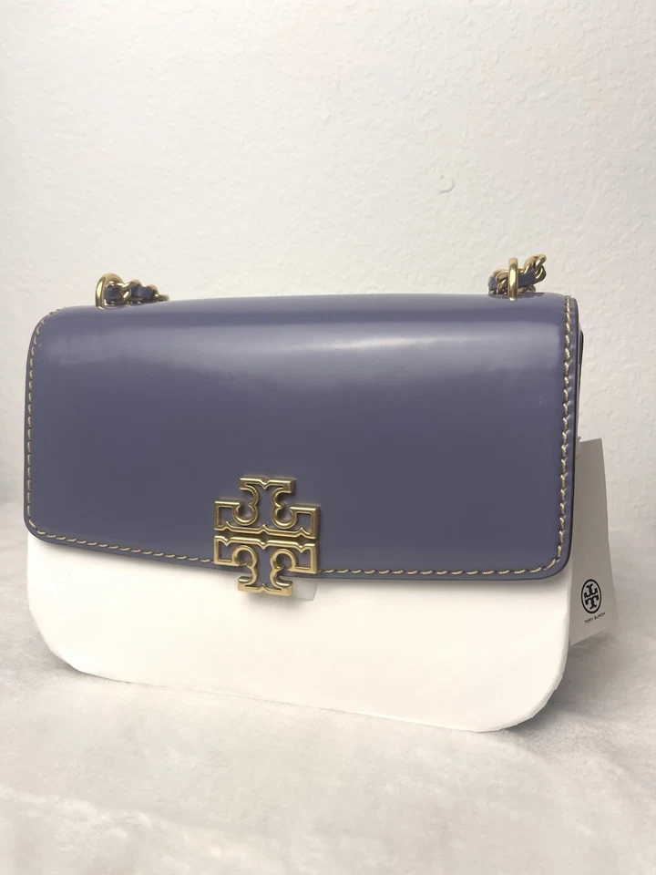 Cartera de mujer Tory Burch Britten con cadena de charol con muñeca (loto oscuro) Foto 2 de 4