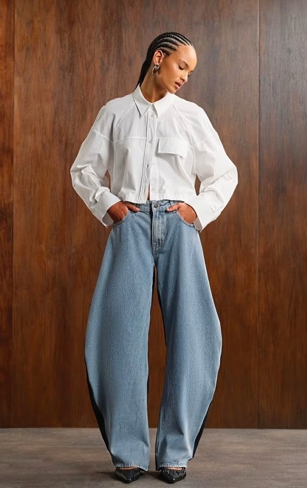 Lioness Horseshoe barrel leg jeans in black and blue contrast Size M Worn Once