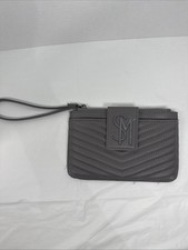 STEVE MADDEN Gray Quilted Wristlet Clutch Wallet Pre-Owned Excellent