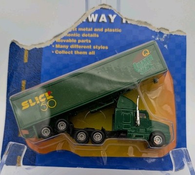 Maisto Highway Hauler Slick 50 Quaker State Oil Semi Tractor Trailer Torn Box