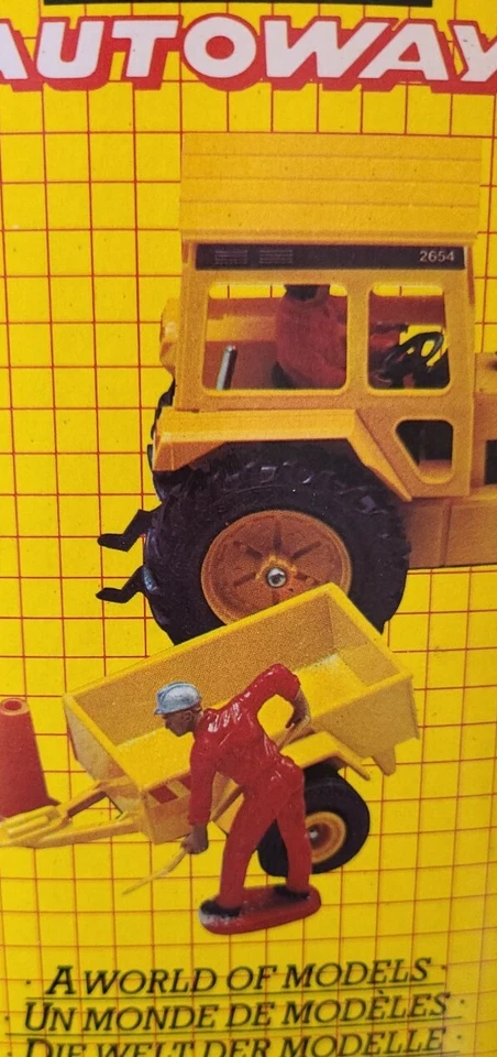 Britains Autoway 9814 JCB Digger with Man Figure 1:32 scale ICONIC VINTAGE TOY🔥 - Image 4 of 4