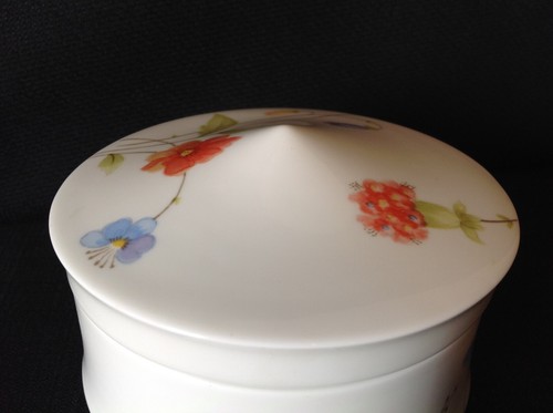 Mikasa Just Flowers (A4-182) One (1) Sugar Bowl & Lid Bone China Narumi Japan - Picture 9 of 17