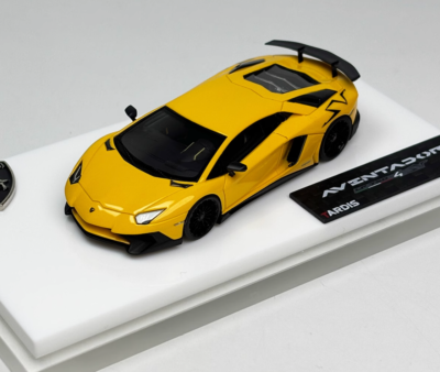 ミニカー Lamborghini Aventador LP750-4 SVRoadster Lamborghini Aventador LP750-4 Red 1/24 Diecast Model Car by