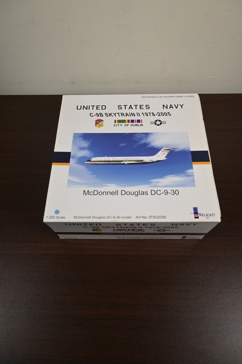Inflight McDonnell Douglas DC-9-30 US Navy C-9B Skytrain Diecast 1