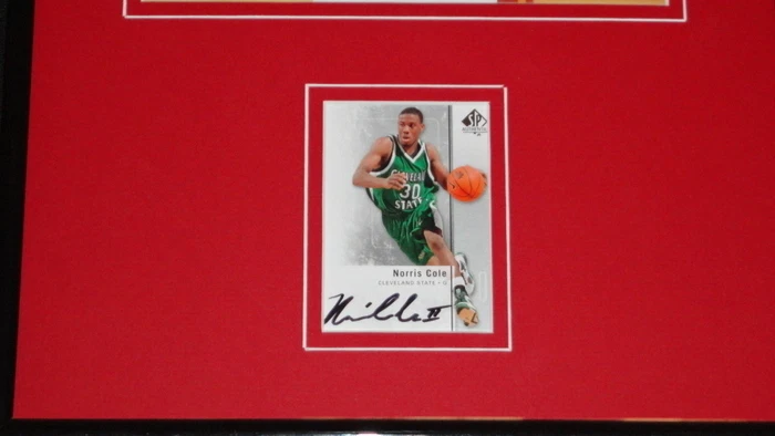 Норрис Коул подписанный в рамке 11 x 17 дебютант карта и фото дисплей тепла с трофеем - Изображение 2 из 2