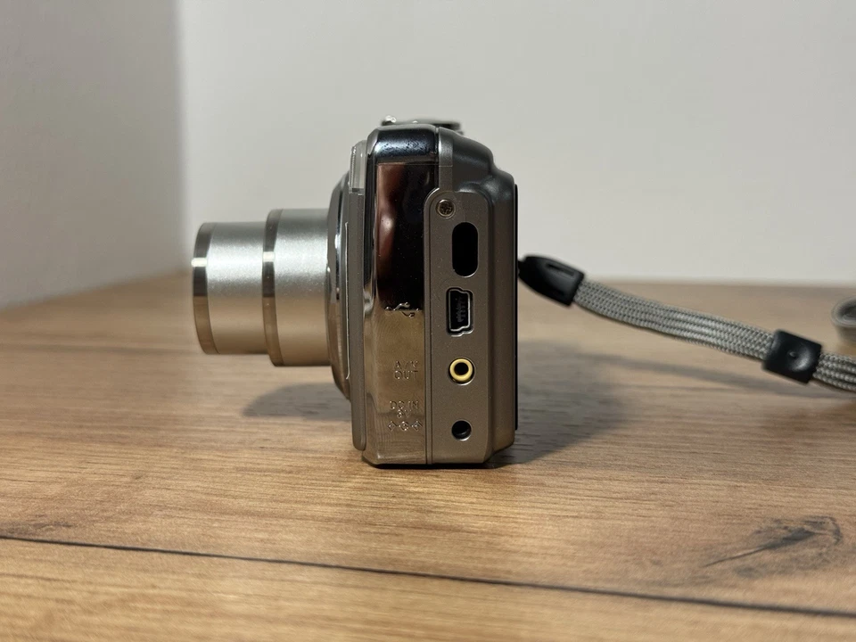 Fujifilm FinePix A900 Digitalkamera Kamera 9 MP silber Digi Cam - Bild 3 von 4