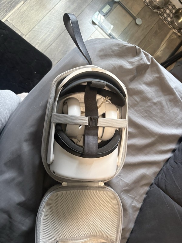 Meta Quest 2 White Plastic Standalone VR Headset with Carrying Case Included