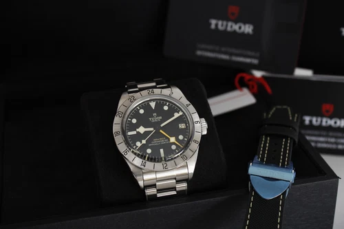 Tudor Black Bay Pro 79470 **Bracciale e CINTURINO MAI INDOSSATI** Set completo garanzia fino al 2028