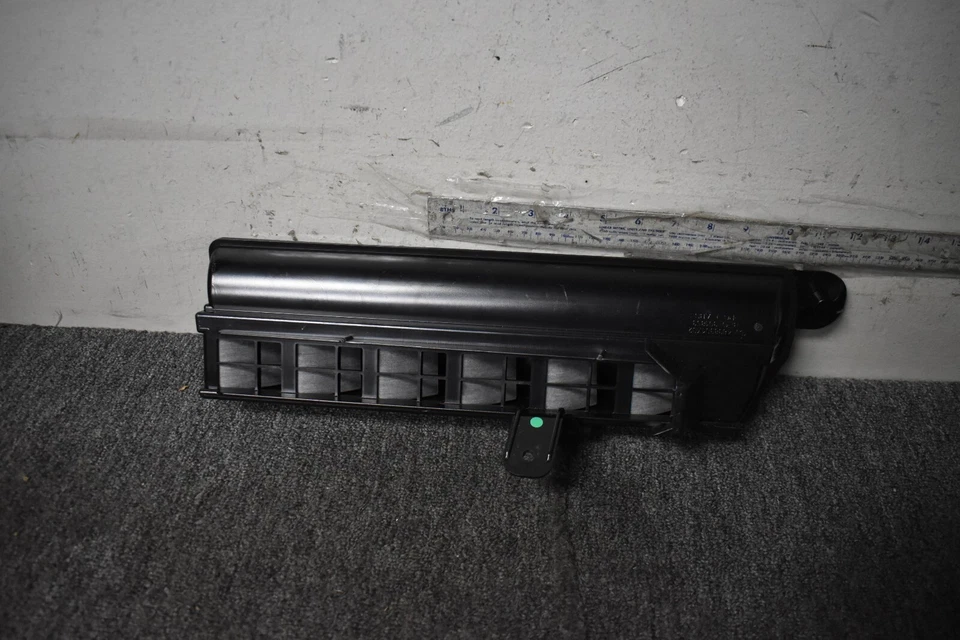 Mercedes Benz G550 2019-2022 aleta de ventilación de aire lado derecho cuarto de fábrica OEM Foto 4 de 4