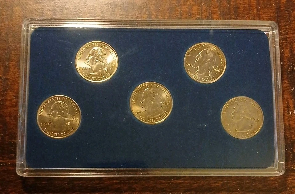 3 Commemorative Quarter Sets. 1999 Denver 2006 Philly And a 2000 Platinum Set... - Image 4 of 4