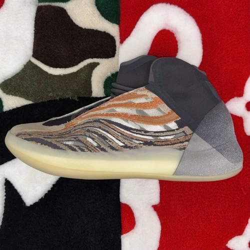 Size 9 - adidas Yeezy QNTM Flash Orange *LIGHTLY WORN*