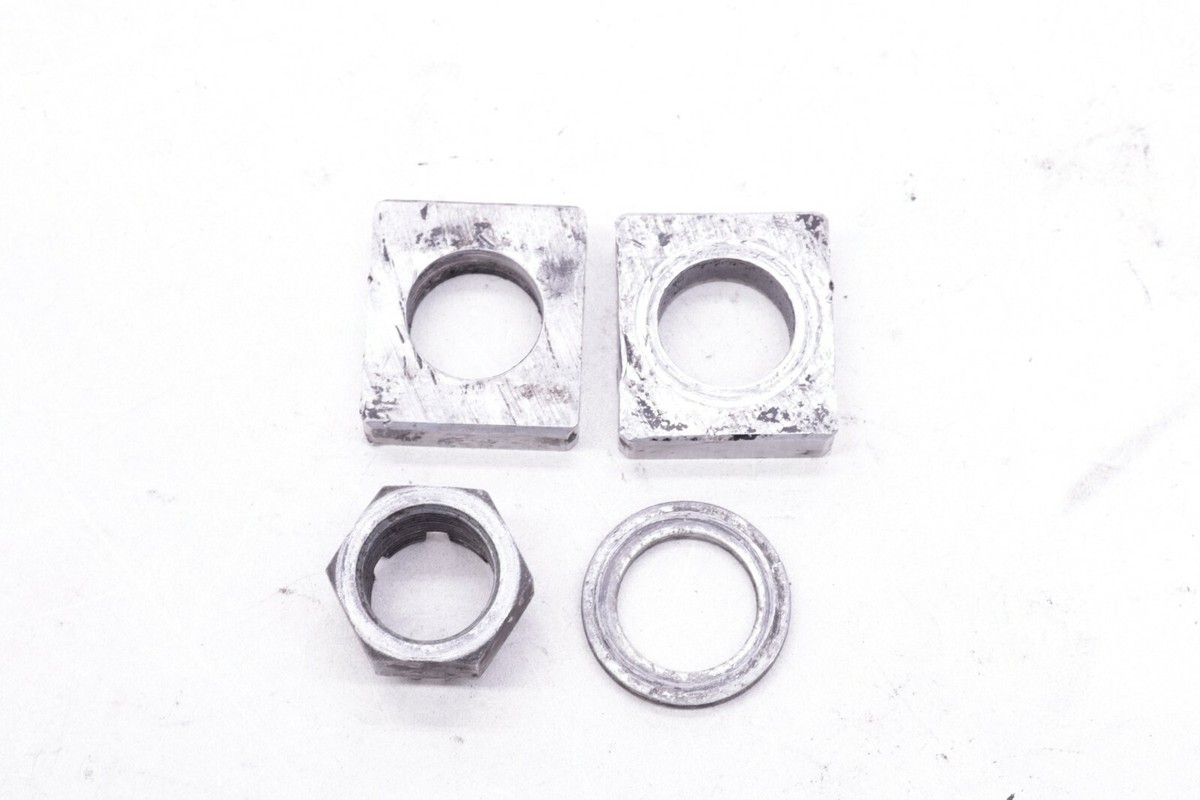 1994 KAWASAKI ZX7R ZX750 ZX 7R 750 REAR AXLE NUT SPACERS K129 | eBay